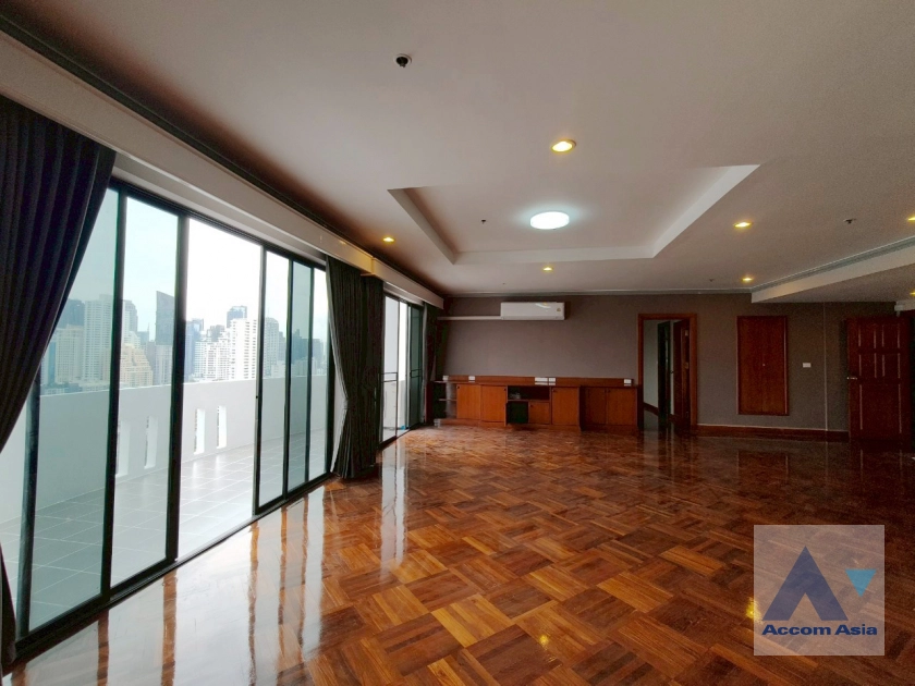 6  4 br Apartment for rent and sale in Sukhumvit ,Bangkok BTS Ekkamai at Panoramic view on balcony AA43757
