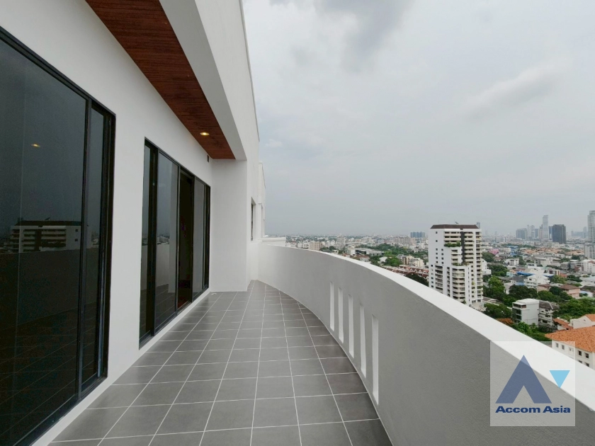  1  4 br Apartment for rent and sale in Sukhumvit ,Bangkok BTS Ekkamai at Panoramic view on balcony AA43757