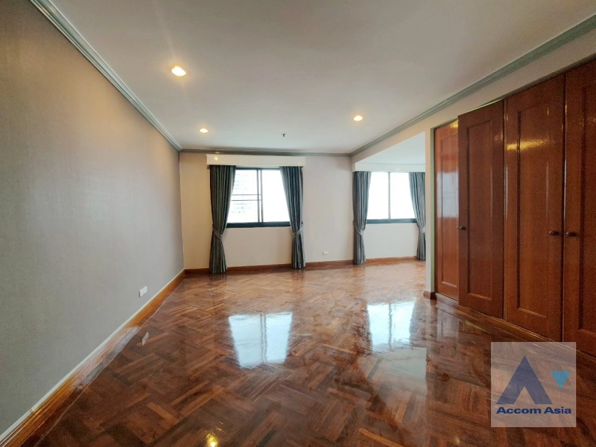 13  4 br Apartment for rent and sale in Sukhumvit ,Bangkok BTS Ekkamai at Panoramic view on balcony AA43757