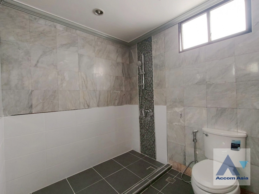 19  4 br Apartment for rent and sale in Sukhumvit ,Bangkok BTS Ekkamai at Panoramic view on balcony AA43757