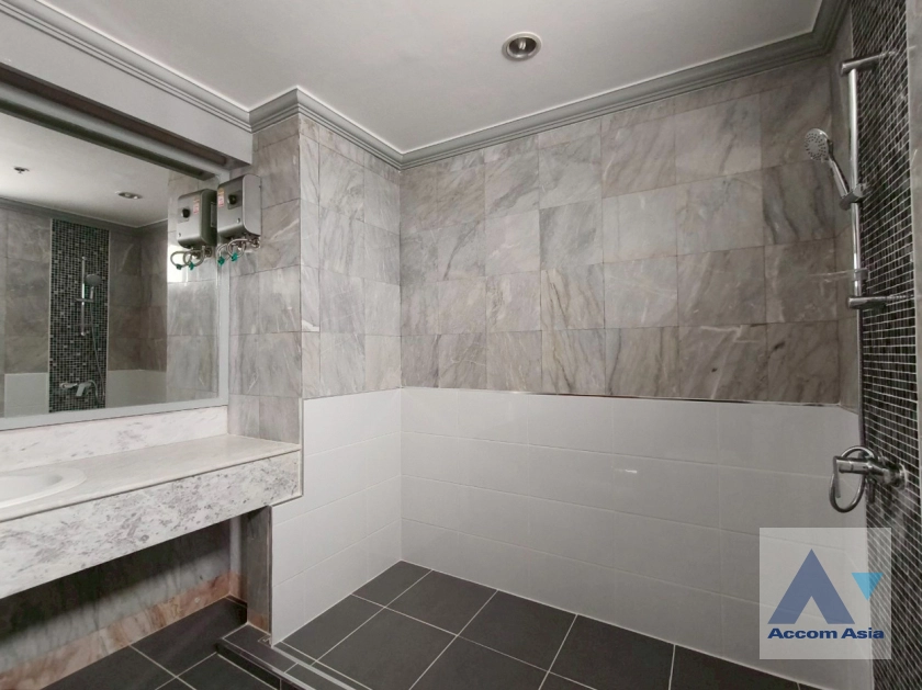 18  4 br Apartment for rent and sale in Sukhumvit ,Bangkok BTS Ekkamai at Panoramic view on balcony AA43757