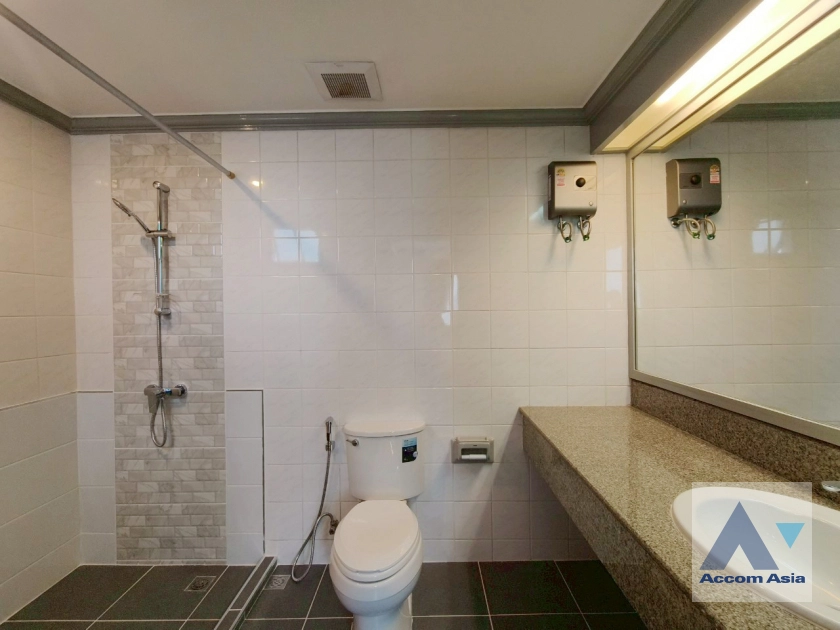 15  4 br Apartment for rent and sale in Sukhumvit ,Bangkok BTS Ekkamai at Panoramic view on balcony AA43757