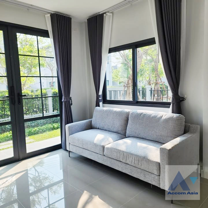 unit 3 Bedrooms  House For Rent in Samutprakan, Samutprakan  (AA43761)