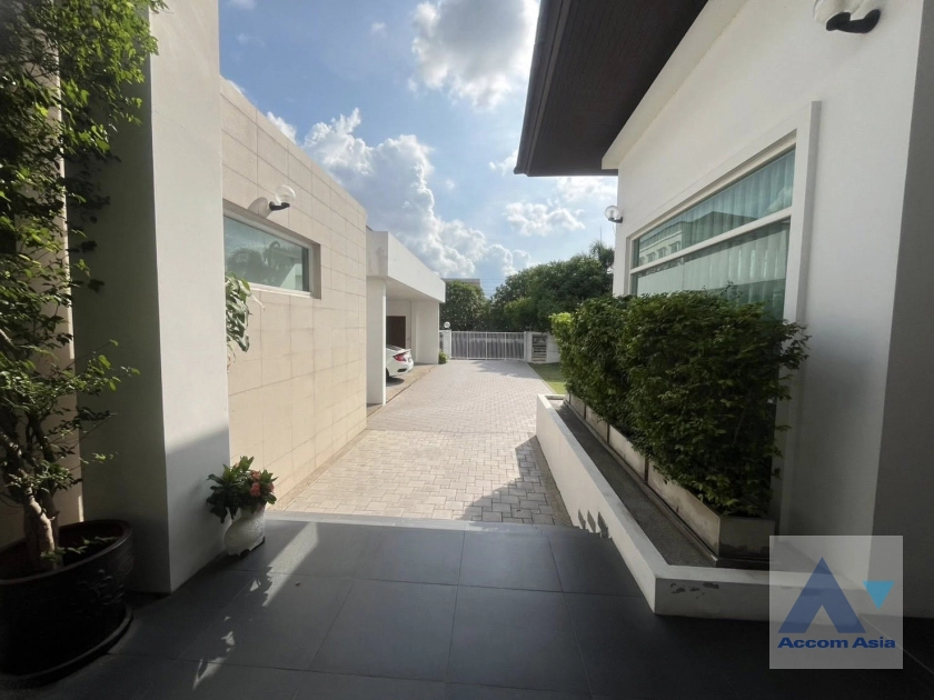 42  7 br House for rent and sale in Bang Na ,Bangkok  at Windmill Park AA43764
