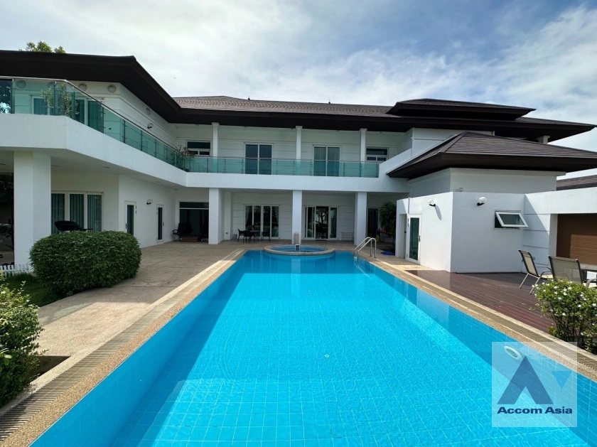 unitFully Furnished, Garden, Private Swimming Pool |  7 Bedrooms  House For Rent & Sale in Bang Na, Bangkok  (AA43764)
