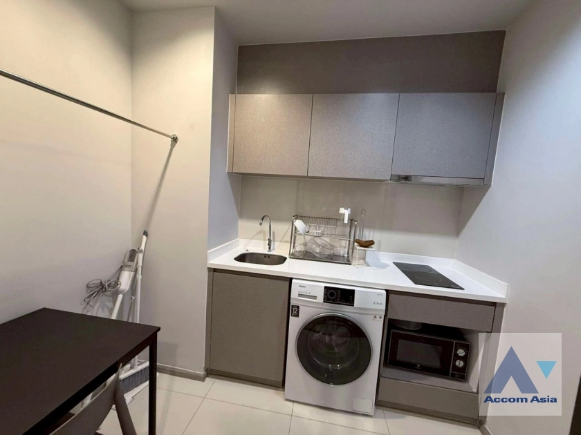 unit 1 Bedroom  Condominium For Rent in Phaholyothin, Bangkok  near MRT Rama 9 (AA43775)