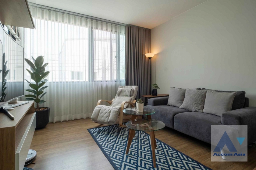 unitFully Furnished | Fully furnished townhouse for rent with homey decor in compound in Krungthep Kreetha, (AA43777)