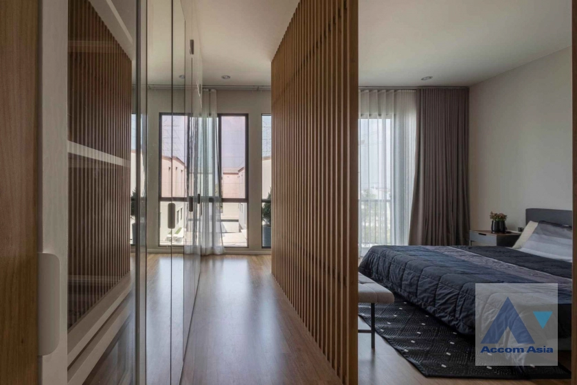 14  3 br Townhouse for rent and sale in Krungthep Kreetha ,Bangkok  at Newly modern style living place AA43777