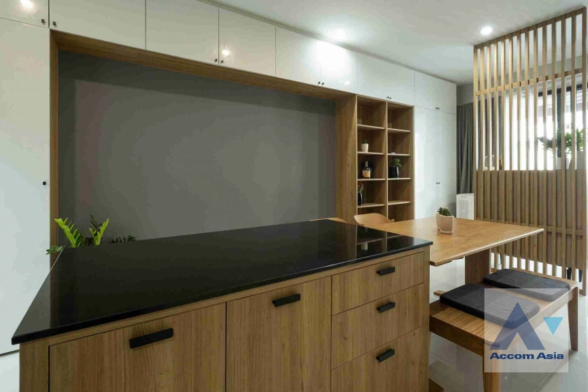 5  3 br Townhouse for rent and sale in Krungthep Kreetha ,Bangkok  at Newly modern style living place AA43777