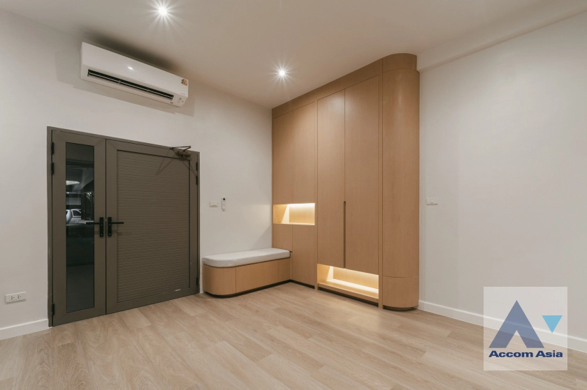 10  5 br Townhouse for rent and sale in Sukhumvit ,Bangkok BTS Phra khanong at Regent 71 AA43782