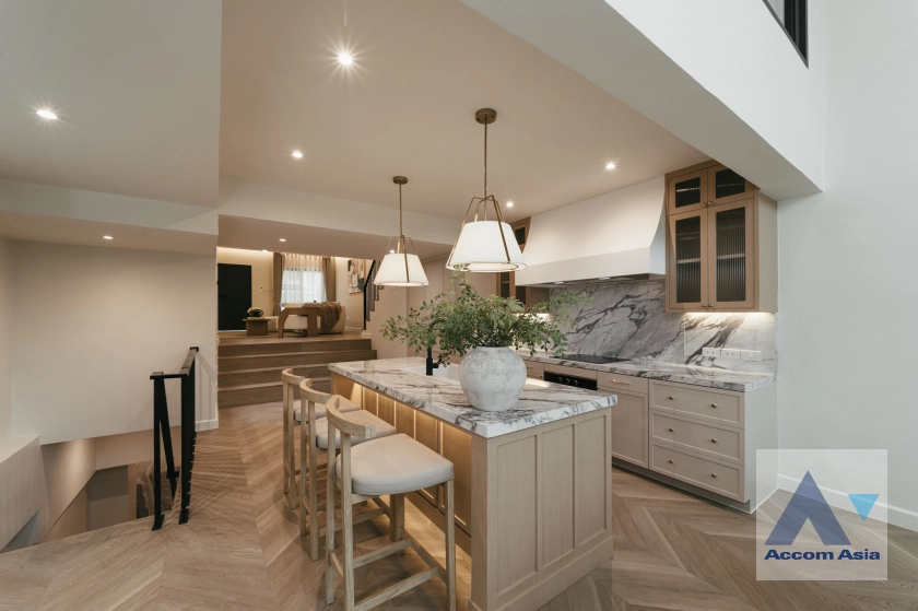  1  5 br Townhouse for rent and sale in Sukhumvit ,Bangkok BTS Phra khanong at Regent 71 AA43783