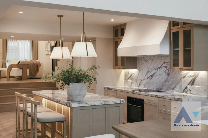 10  5 br Townhouse for rent and sale in Sukhumvit ,Bangkok BTS Phra khanong at Regent 71 AA43783