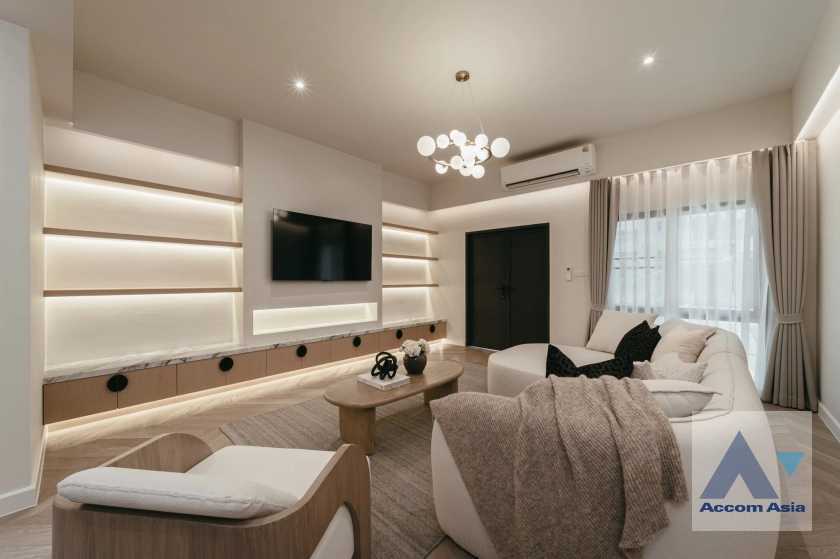 13  5 br Townhouse for rent and sale in Sukhumvit ,Bangkok BTS Phra khanong at Regent 71 AA43783