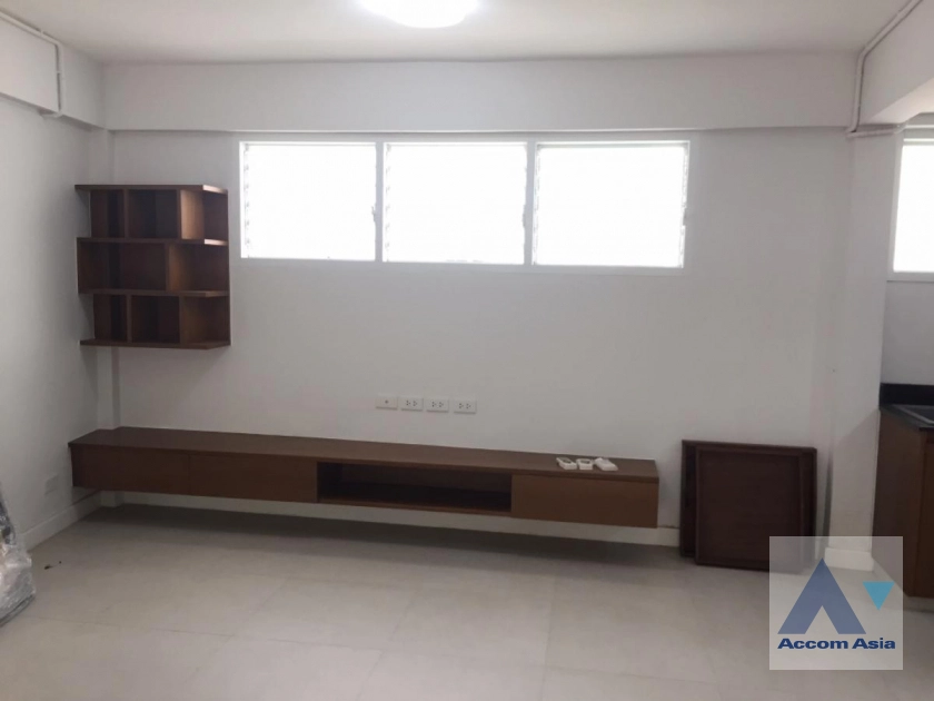 13  3 br House For Rent in Sathorn ,Bangkok MRT Lumphini AA43786