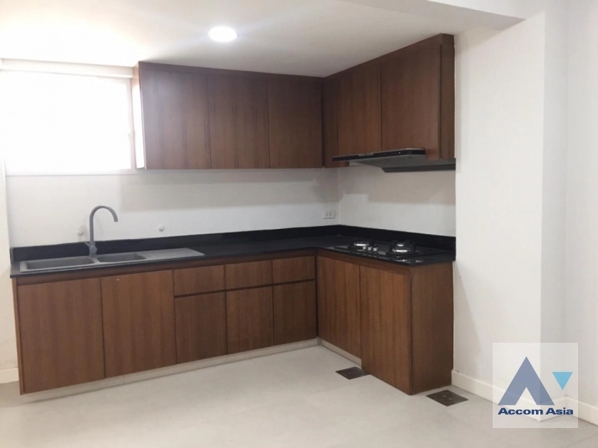 14  3 br House For Rent in Sathorn ,Bangkok MRT Lumphini AA43786