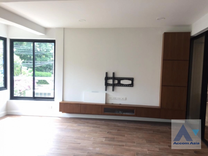18  3 br House For Rent in Sathorn ,Bangkok MRT Lumphini AA43786
