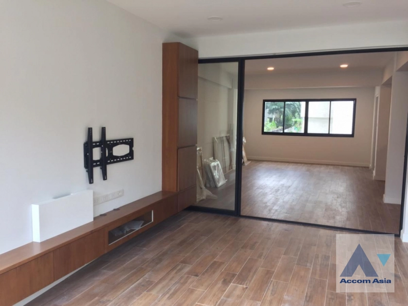6  3 br House For Rent in Sathorn ,Bangkok MRT Lumphini AA43786