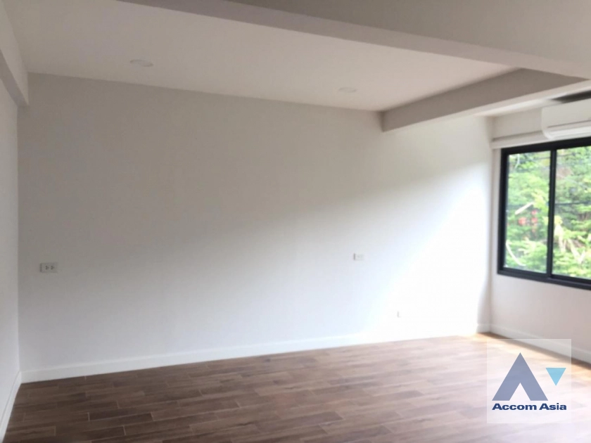 9  3 br House For Rent in Sathorn ,Bangkok MRT Lumphini AA43786