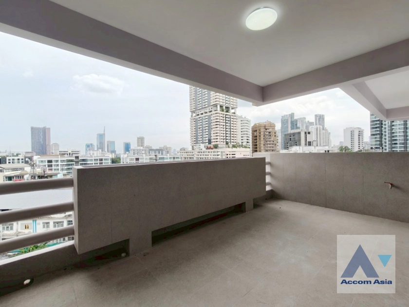 unit 3 Bedrooms  Condominium For Rent in Sukhumvit, Bangkok  near BTS Thong Lo (AA43790)