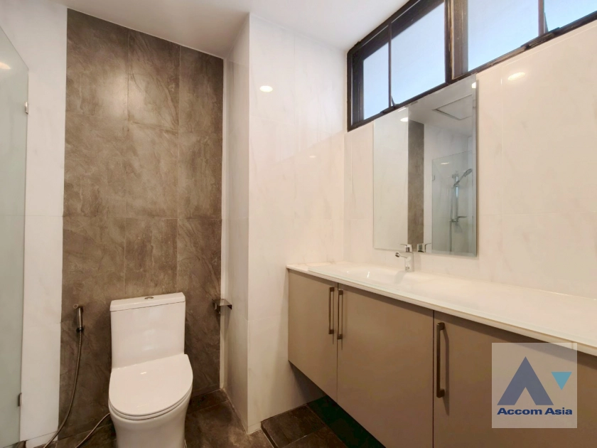 18  3 br Condominium For Rent in Sukhumvit ,Bangkok BTS Thong Lo at Karuehart Thongthip AA43790