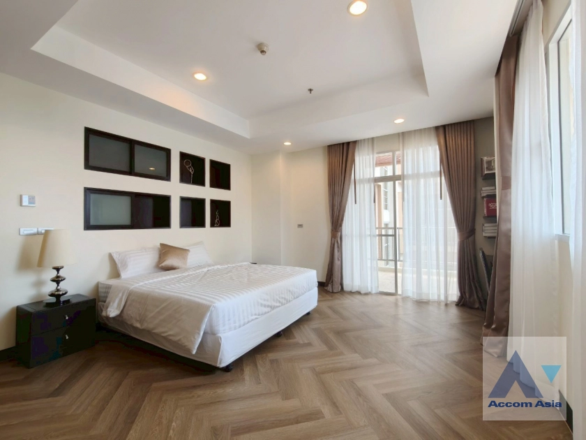 13  3 br Apartment For Rent in Sukhumvit ,Bangkok BTS Asok - MRT Sukhumvit at Elegant place for a Pet Friendly AA43796