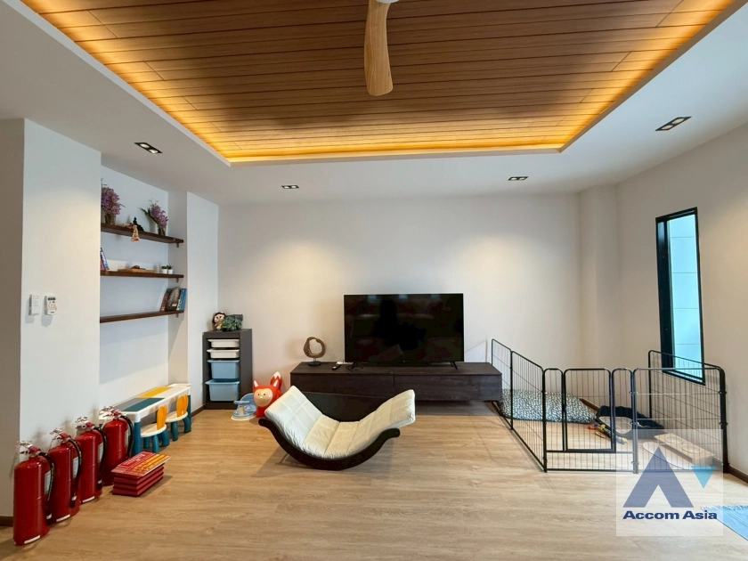  1  4 br Townhouse For Rent in Sukhumvit ,Bangkok BTS Asok AA43819