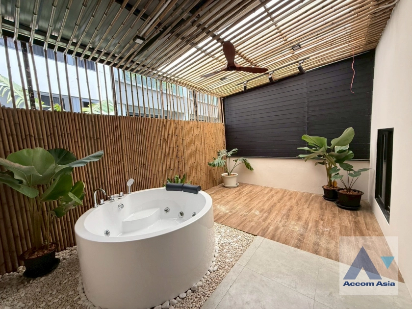 17  4 br Townhouse For Rent in Sukhumvit ,Bangkok BTS Asok AA43819