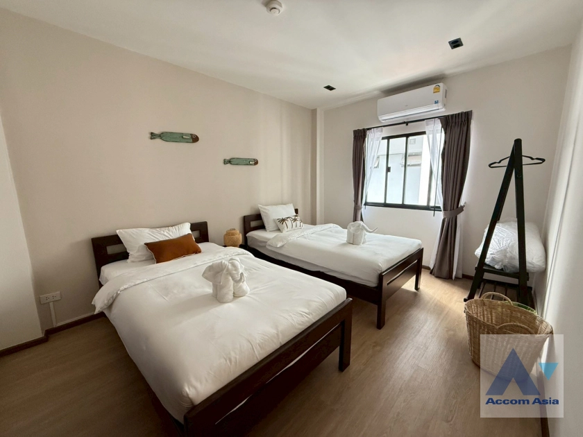 10  4 br Townhouse For Rent in Sukhumvit ,Bangkok BTS Asok AA43819