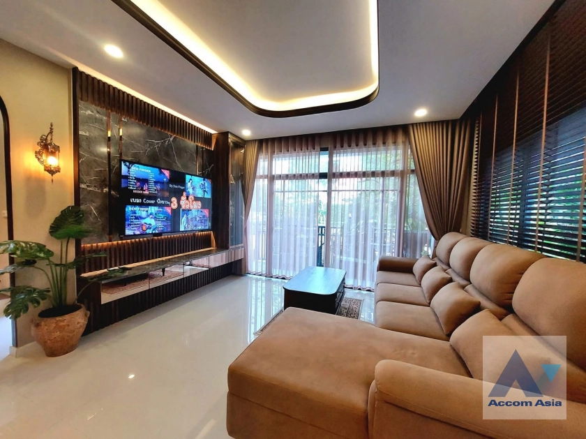  2  4 br House for rent and sale in Latkrabang ,Bangkok  at Grand Britania Rama 9 - Krungthepkreetha AA43823