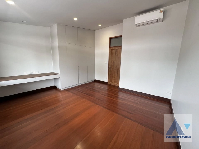 13  4 br House For Rent in Sukhumvit ,Bangkok BTS Phra khanong AA43826