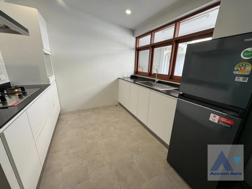 20  4 br House For Rent in Sukhumvit ,Bangkok BTS Phra khanong AA43826