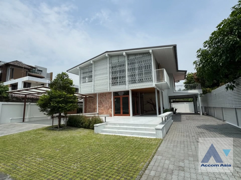 21  4 br House For Rent in Sukhumvit ,Bangkok BTS Phra khanong AA43826