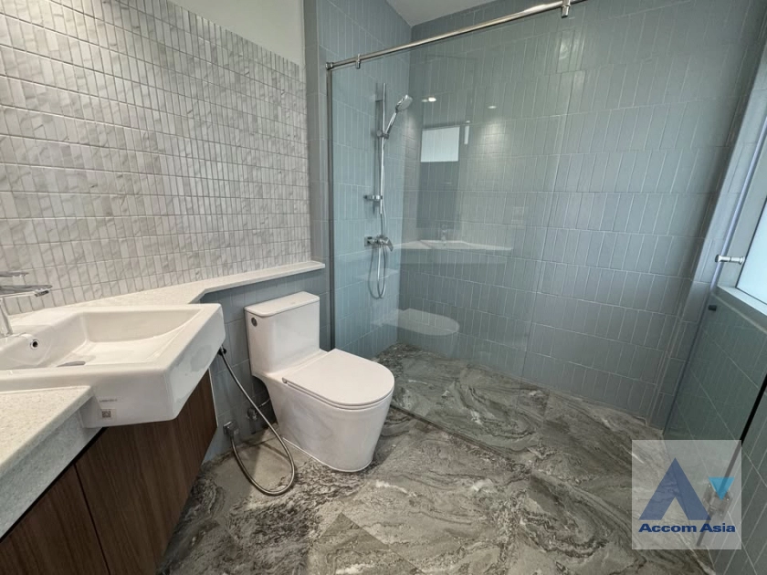 11  4 br House For Rent in Sukhumvit ,Bangkok BTS Phra khanong AA43826