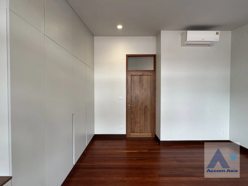 16  4 br House For Rent in Sukhumvit ,Bangkok BTS Phra khanong AA43826