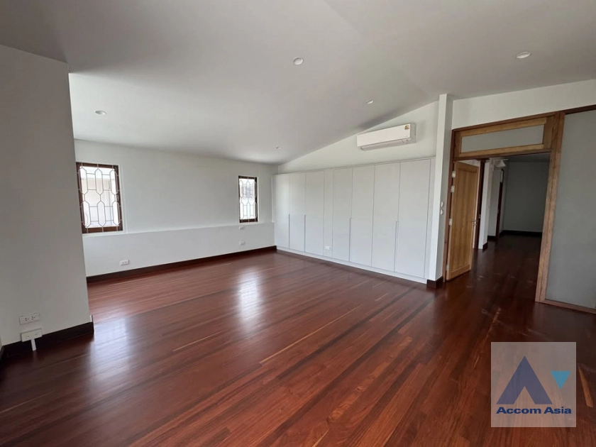 15  4 br House For Rent in Sukhumvit ,Bangkok BTS Phra khanong AA43826