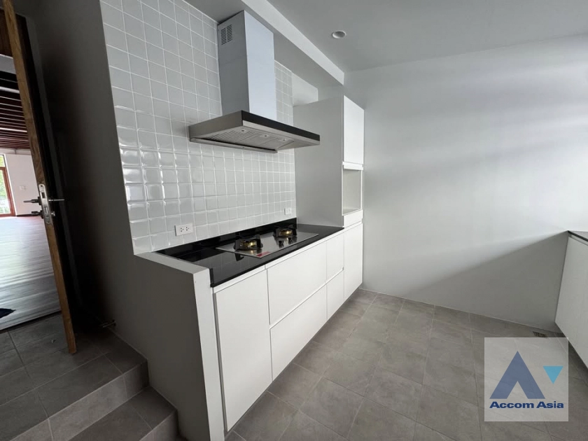 18  4 br House For Rent in Sukhumvit ,Bangkok BTS Phra khanong AA43826