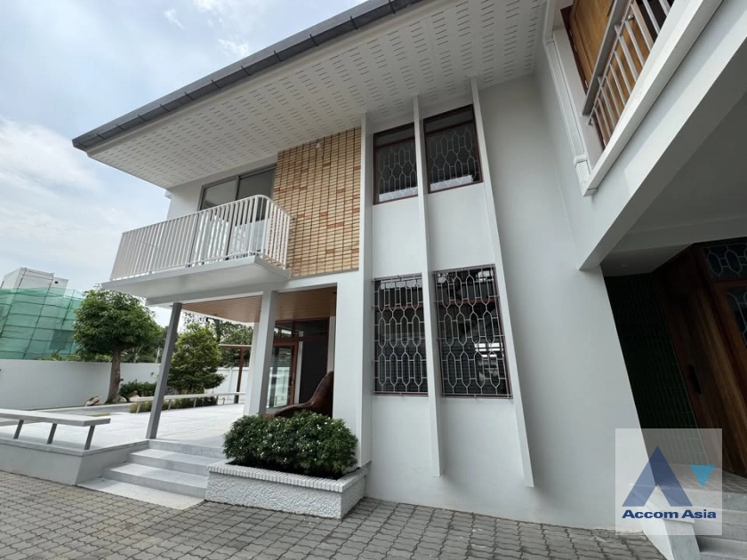 4  4 br House For Rent in Sukhumvit ,Bangkok BTS Phra khanong AA43826