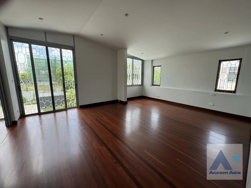 6  4 br House For Rent in Sukhumvit ,Bangkok BTS Phra khanong AA43826
