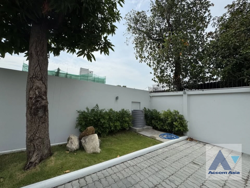 22  4 br House For Rent in Sukhumvit ,Bangkok BTS Phra khanong AA43826