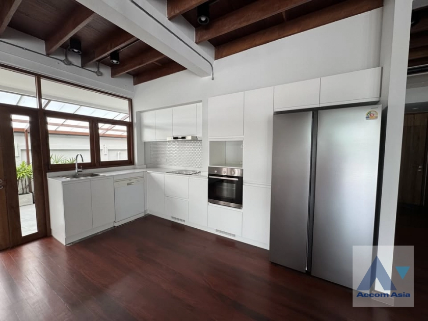 5  4 br House For Rent in Sukhumvit ,Bangkok BTS Phra khanong AA43826