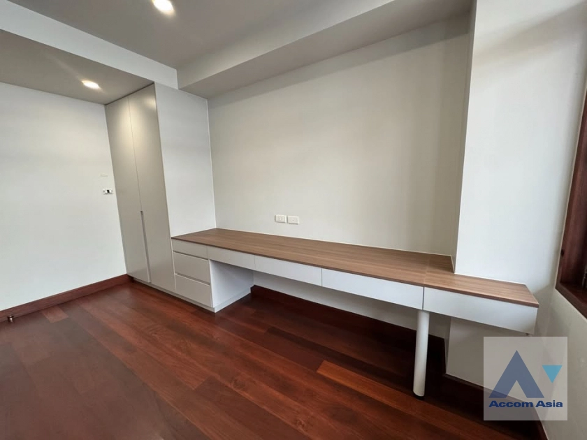 19  4 br House For Rent in Sukhumvit ,Bangkok BTS Phra khanong AA43826
