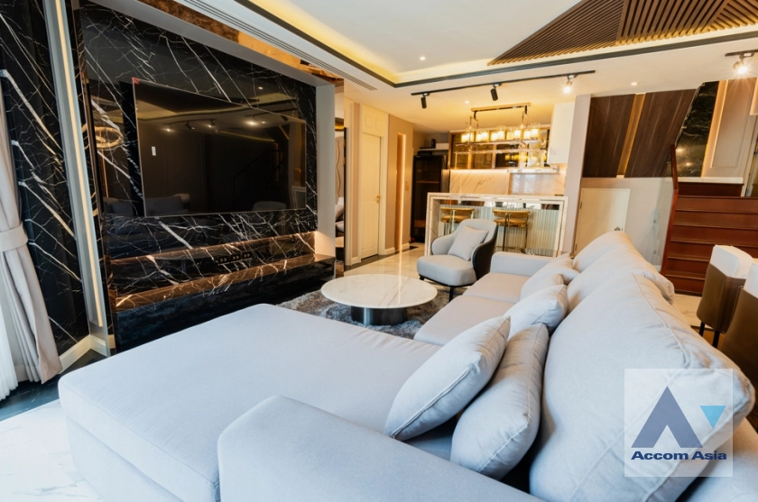  1  3 br Condominium For Sale in Ratchadaphisek ,Bangkok MRT Rama 9 at Belle Grand Rama 9  (Belle Avenue) AA43829