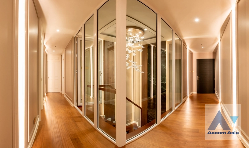 11  3 br Condominium For Sale in Ratchadaphisek ,Bangkok MRT Rama 9 at Belle Grand Rama 9  (Belle Avenue) AA43829