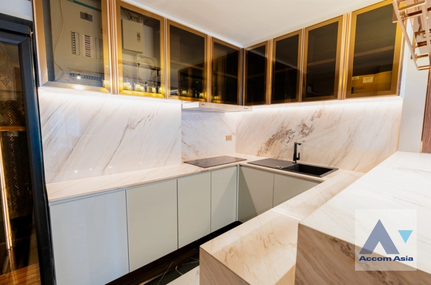 9  3 br Condominium For Sale in Ratchadaphisek ,Bangkok MRT Rama 9 at Belle Grand Rama 9  (Belle Avenue) AA43829