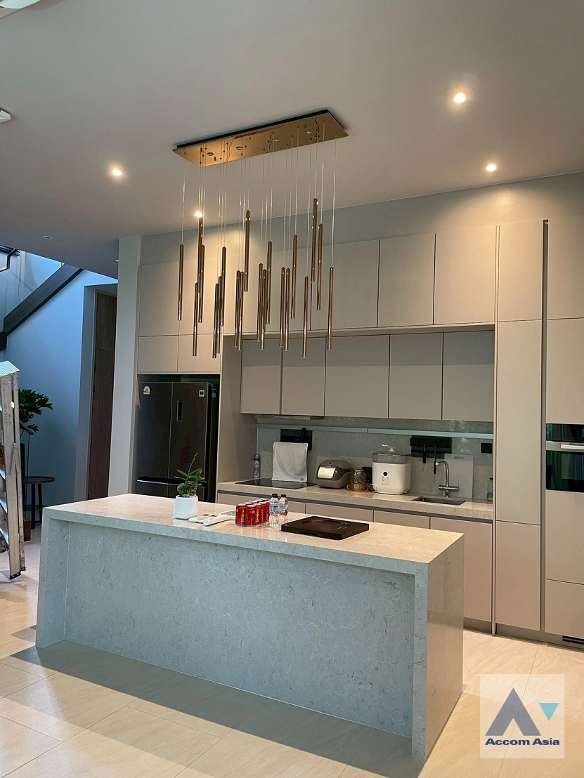 10  5 br House For Rent in Pattanakarn ,Bangkok  at SIRANINN Residences AA43834