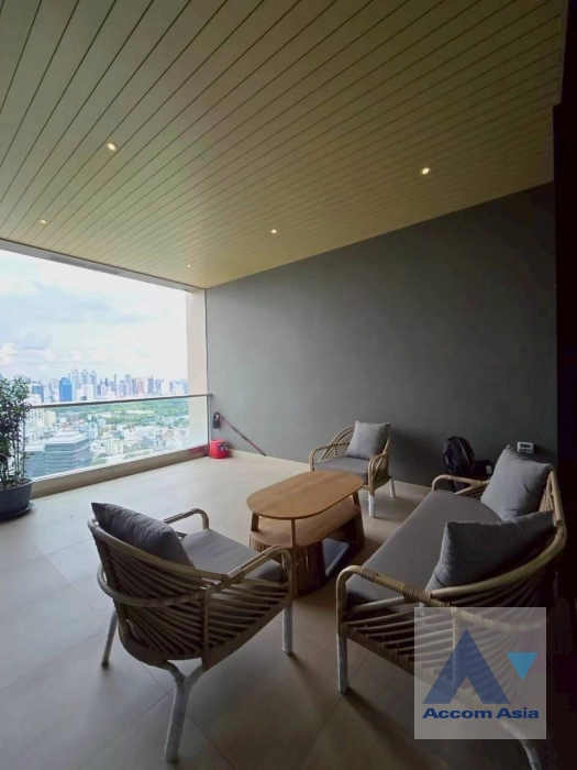 20  4 br Condominium For Rent in Ploenchit ,Bangkok BTS Chitlom at Sindhorn Residence AA43838