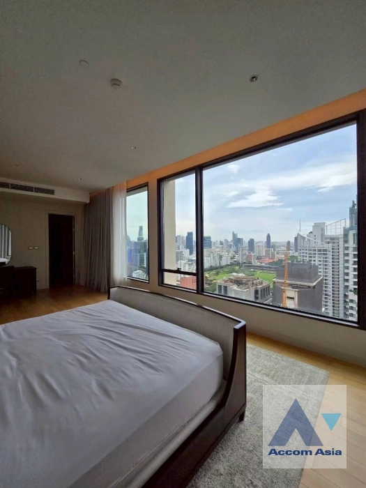 7  4 br Condominium For Rent in Ploenchit ,Bangkok BTS Chitlom at Sindhorn Residence AA43838