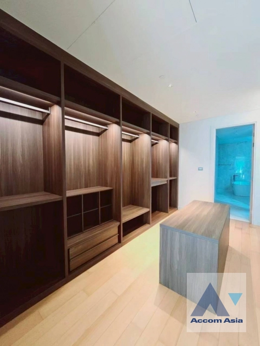 8  4 br Condominium For Rent in Ploenchit ,Bangkok BTS Chitlom at Sindhorn Residence AA43838