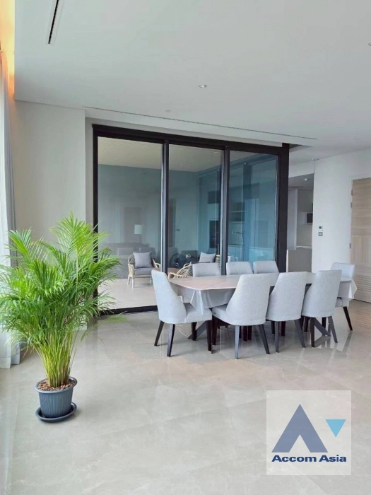  1  4 br Condominium For Rent in Ploenchit ,Bangkok BTS Chitlom at Sindhorn Residence AA43838