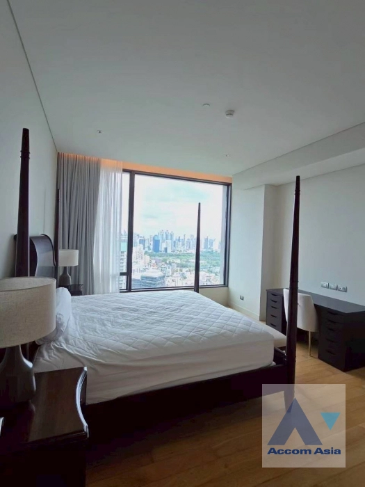 9  4 br Condominium For Rent in Ploenchit ,Bangkok BTS Chitlom at Sindhorn Residence AA43838